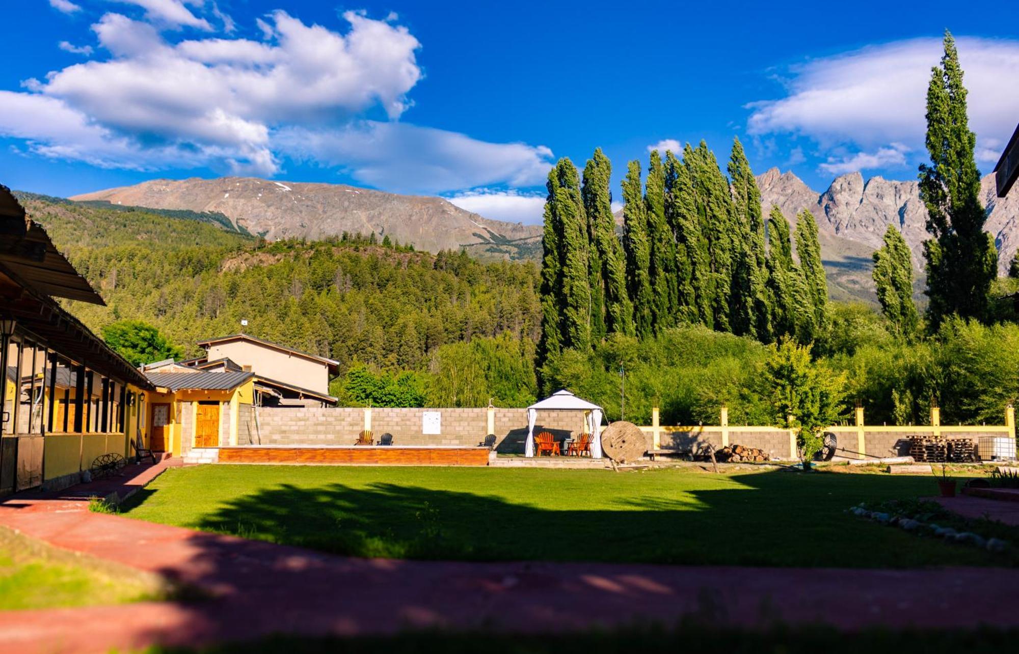 Corinto Hostel El Bolsón エクステリア 写真